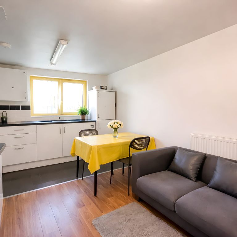 Property photo 3 of 8