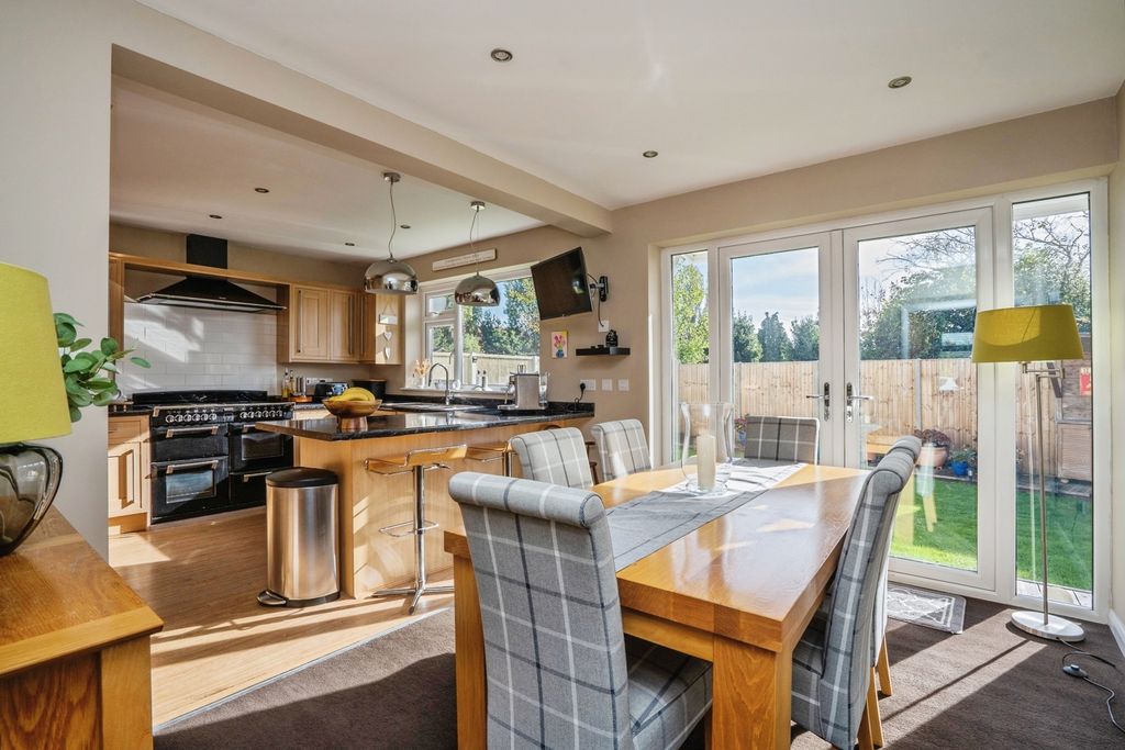 Property photo 3 of 16 Photo