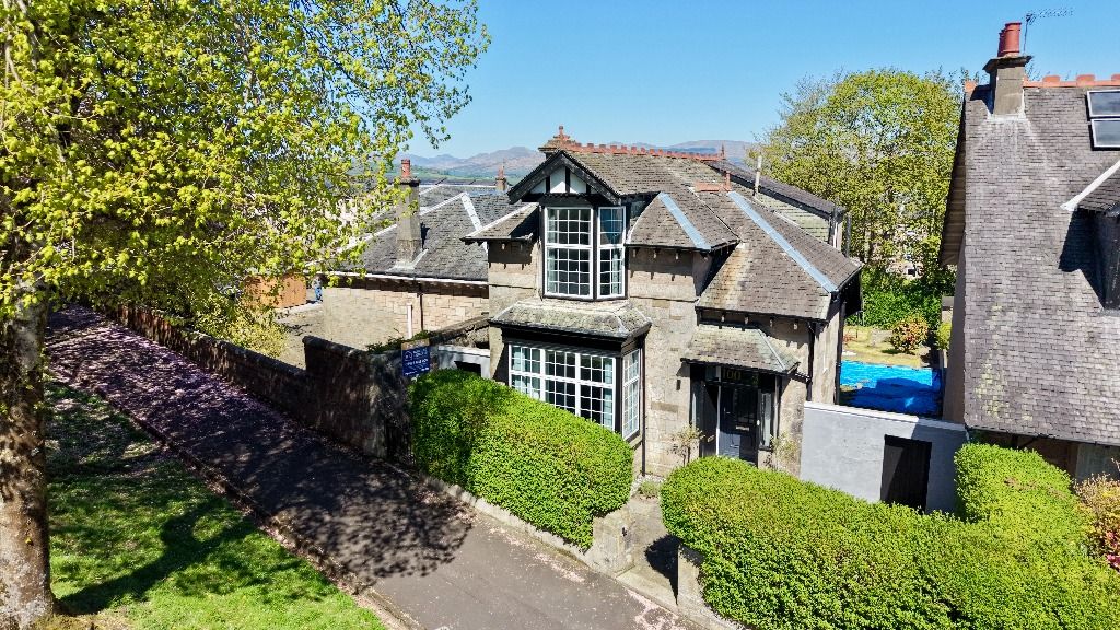 Property photo 2 of 38