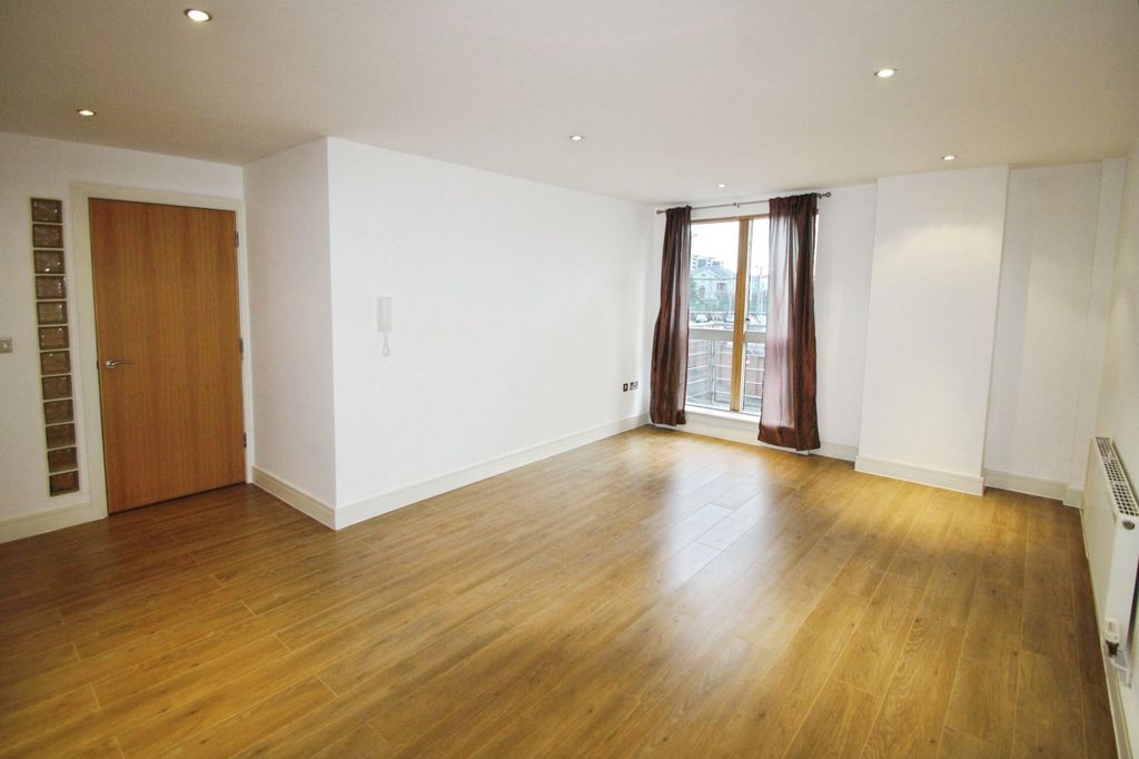 Property photo 2 of 8 Picture No. 16