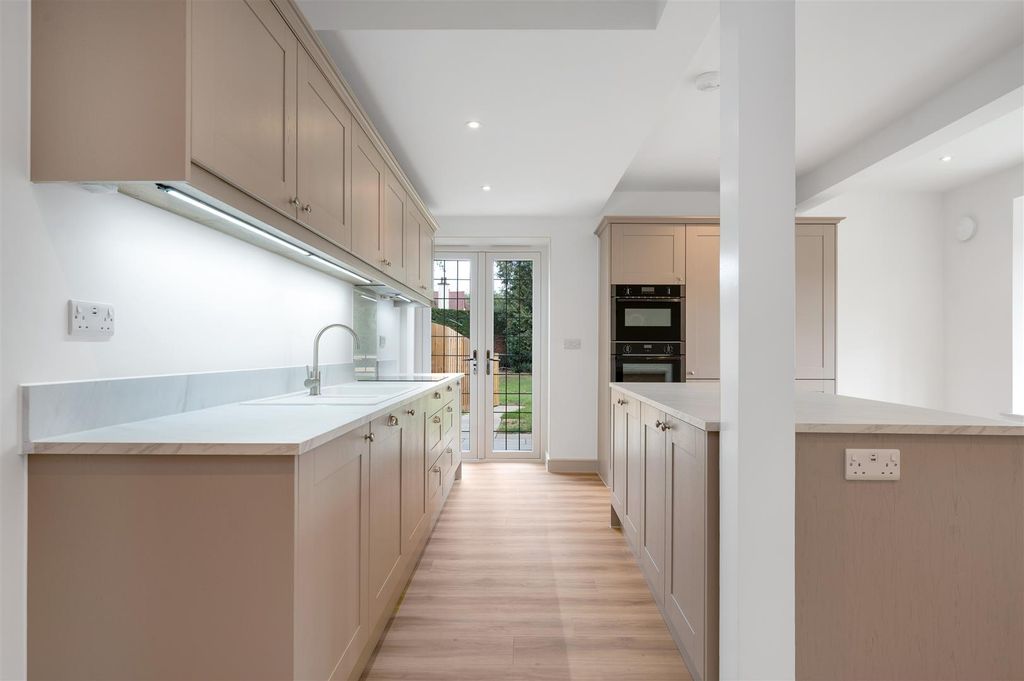 Property photo 3 of 24 3B Easthorpe Green Web Ph-28.Jpg