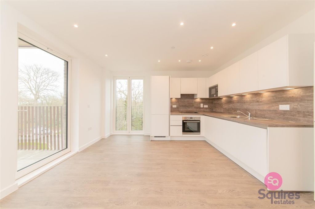 Property photo 2 of 22