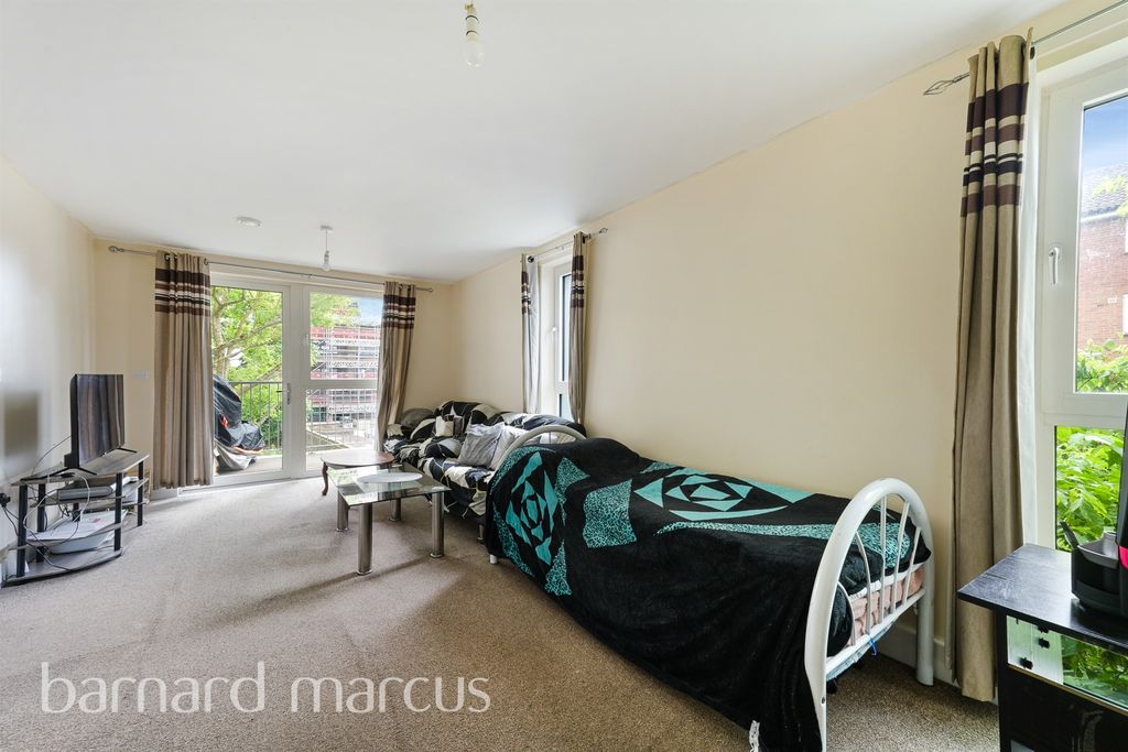 Property photo 2 of 8