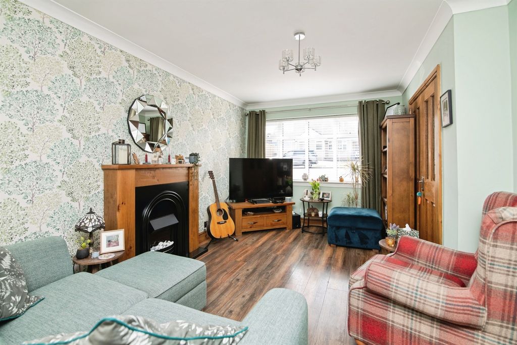 Property photo 2 of 13