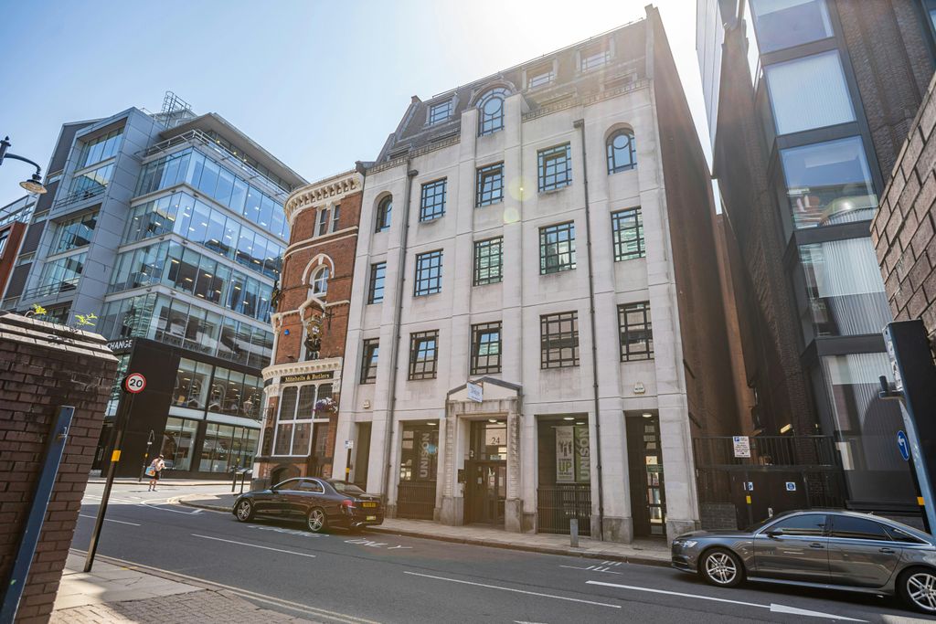 Property photo 1 of 9 24 Livery St_102.Jpg