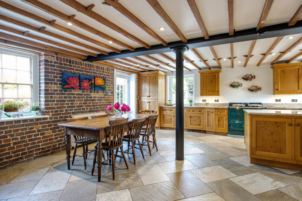 Property photo 3 of 17 Kitchen / Breakfast Room