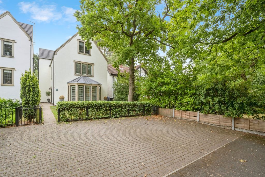 Property photo 1 of 24