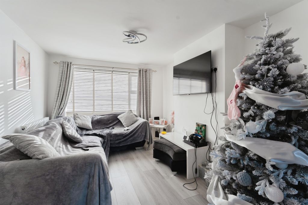 Property photo 3 of 20