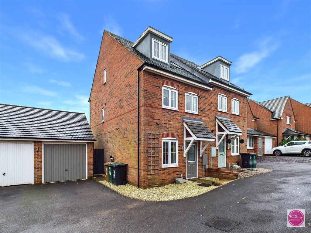 Property photo 1 of 39 Hope Way, Church Gresley (1).Jpg