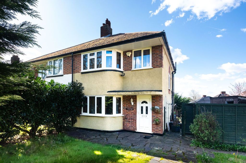 Property photo 2 of 11