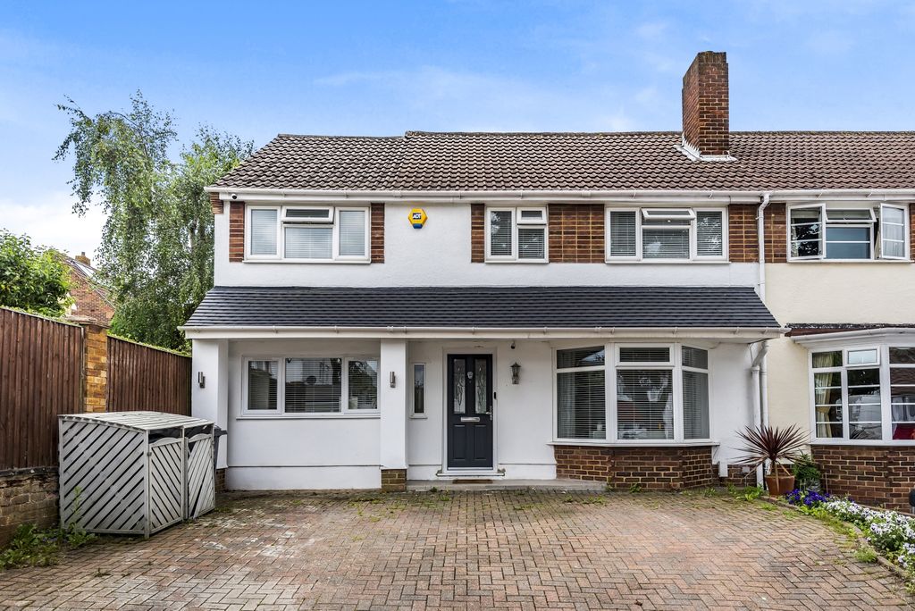 Property photo 1 of 17 External