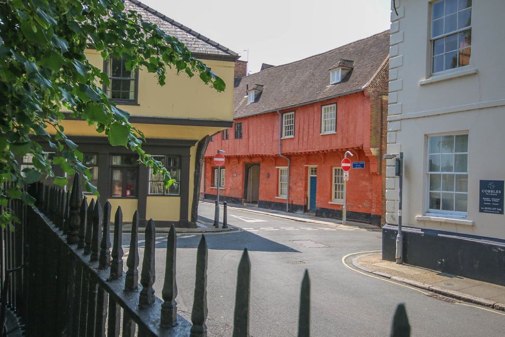 Property photo 1 of 18