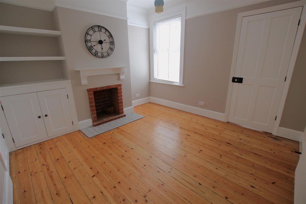 Property photo 3 of 15 Dining Room