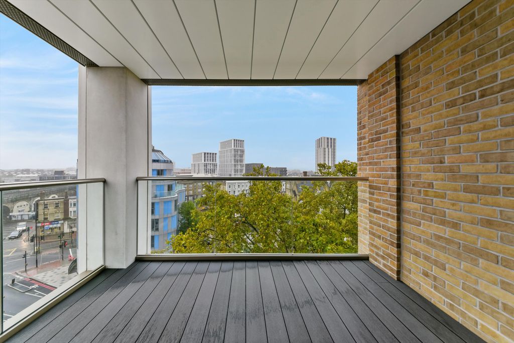 Property photo 3 of 12 Image