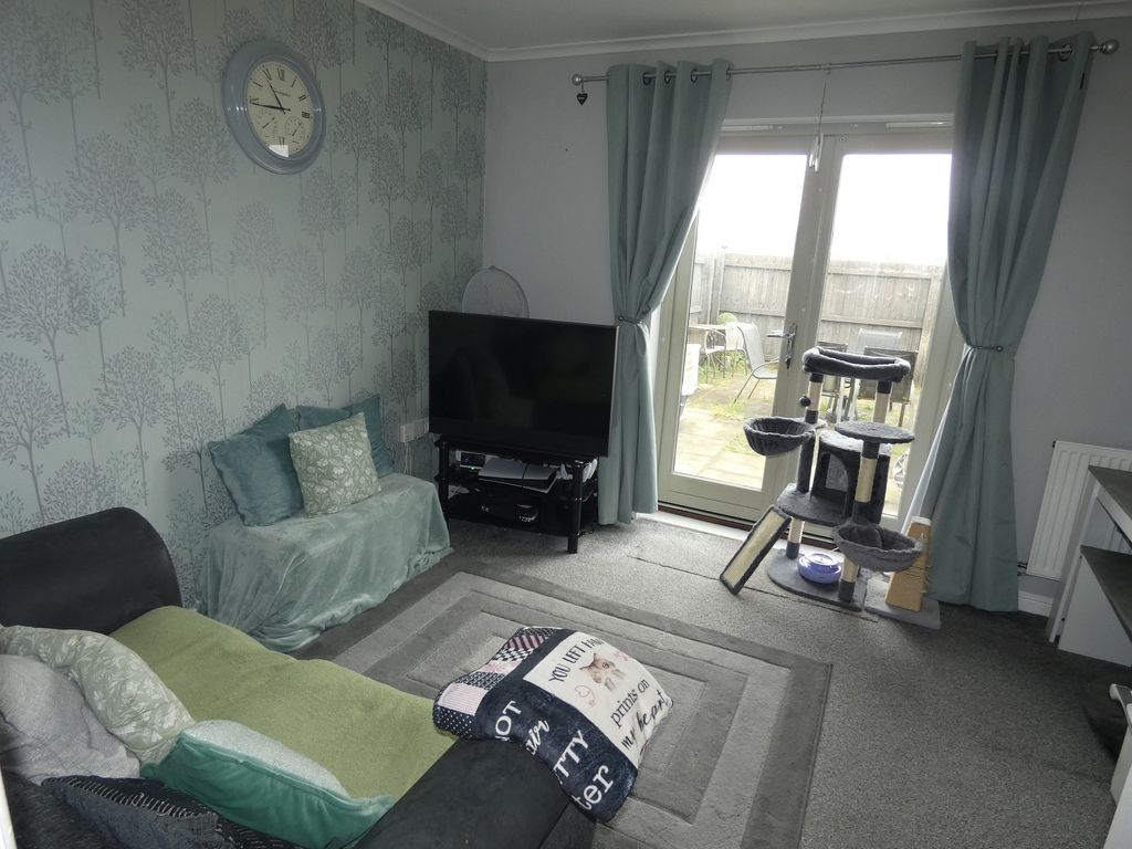 Property photo 2 of 8 Lounge