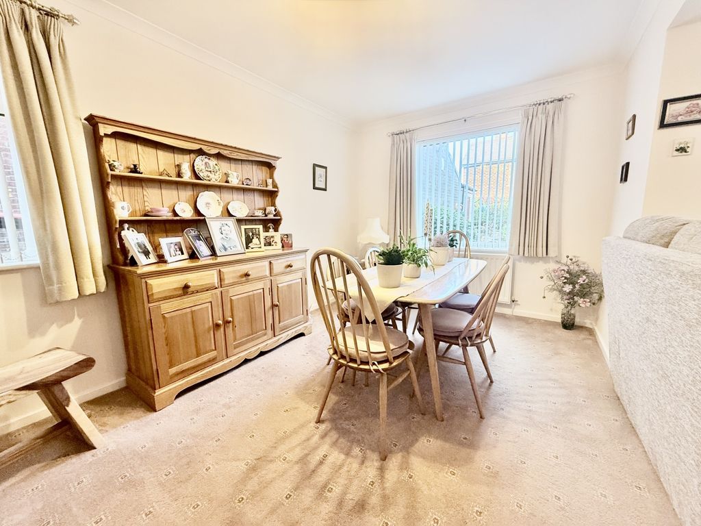 Property photo 3 of 18 Img_9925