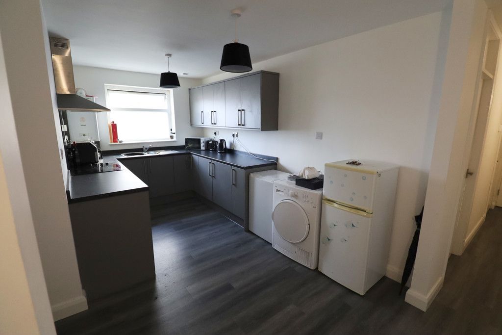 Property photo 3 of 11 Photo 4