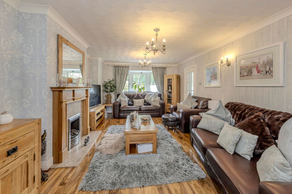 Property photo 3 of 35