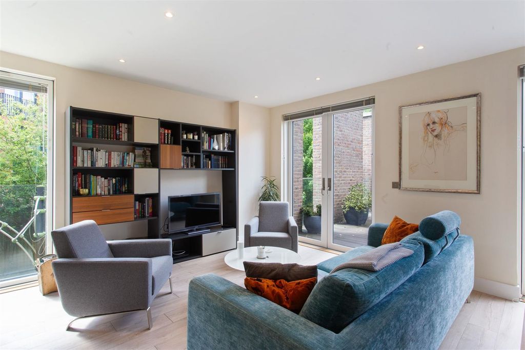 Property photo 3 of 13 1 Maison House Lounge.Jpeg