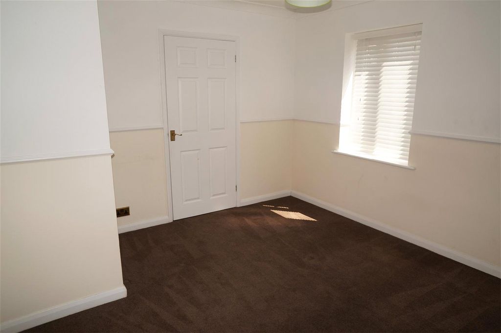 Property photo 3 of 6 Picture No. 06