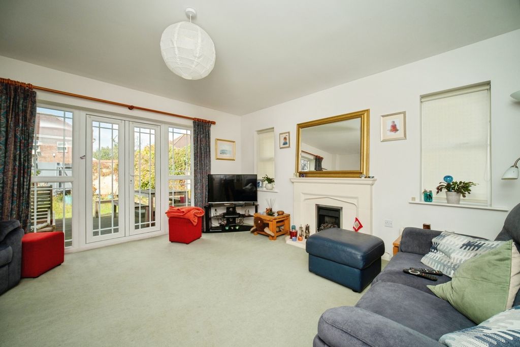 Property photo 3 of 16 Photo