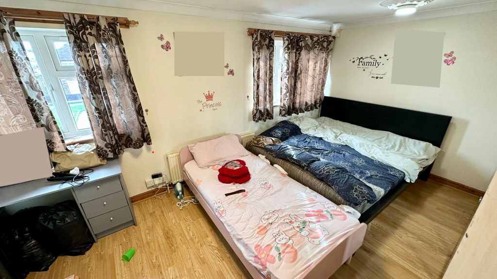 Property photo 3 of 4