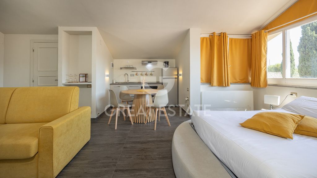 Property photo 2 of 47 Interiors