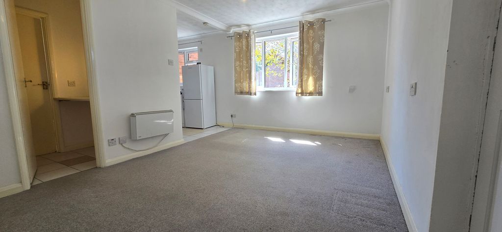 Property photo 2 of 5