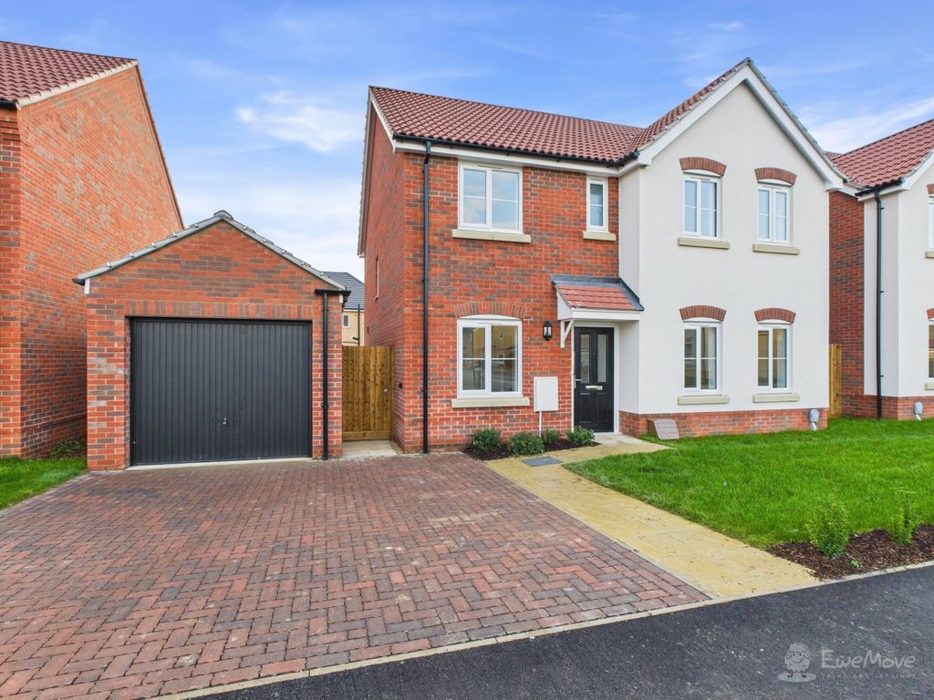 Property photo 1 of 23 Front Of House- Mark Stephens Ewemove Newmarket An