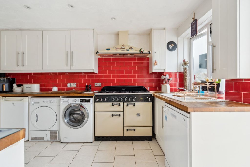 Property photo 2 of 29 4193134