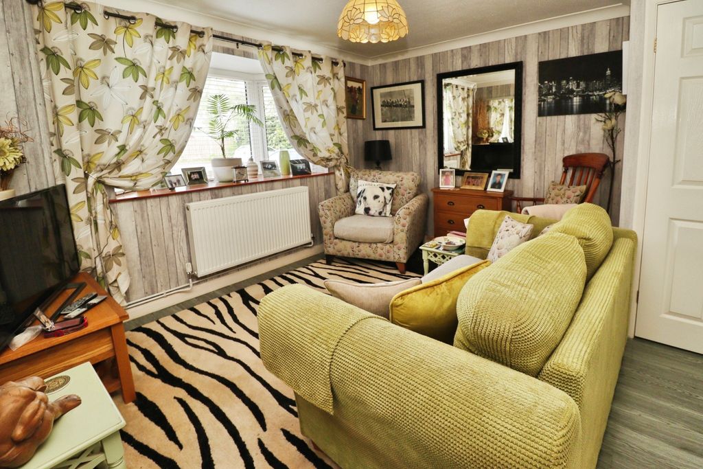 Property photo 3 of 16