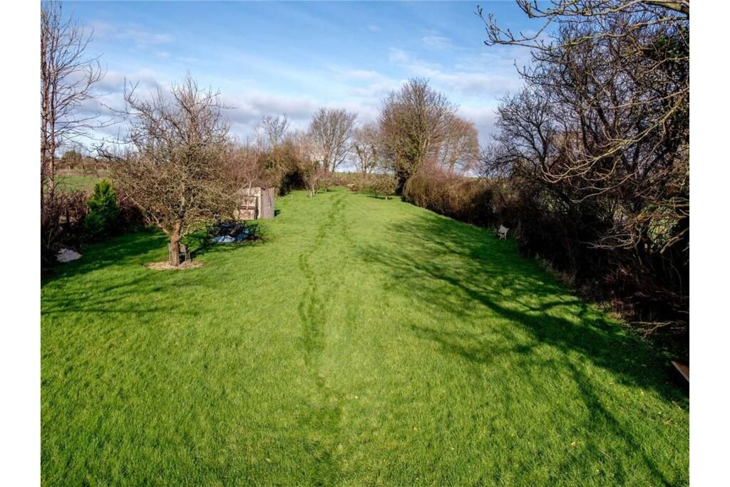 Property photo 2 of 34