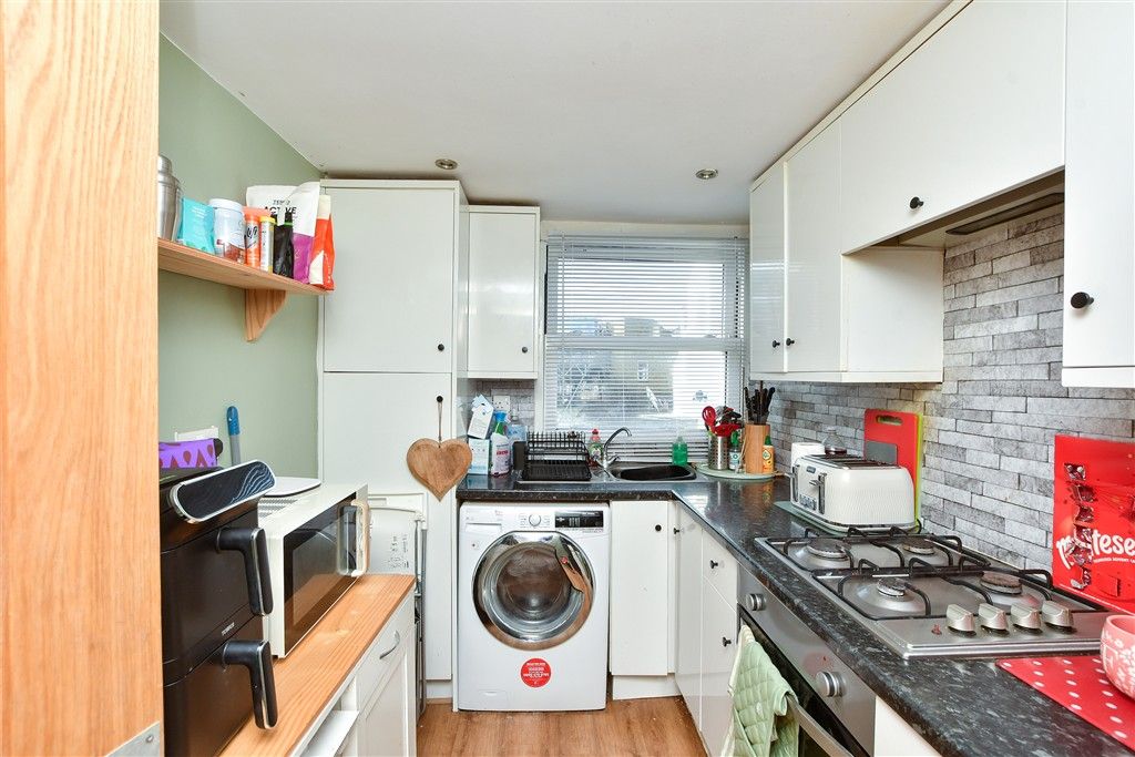 Property photo 1 of 11 Kitchen