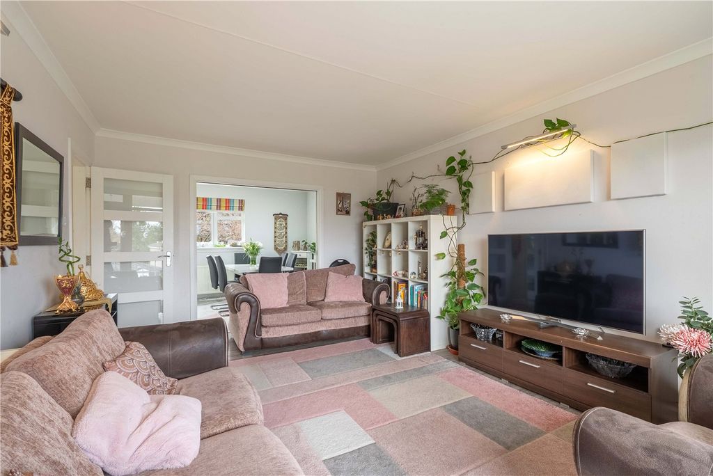 Property photo 3 of 33 North Deeside Road