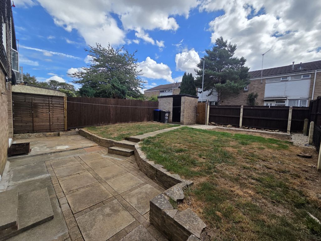 Property photo 3 of 11 Garden
