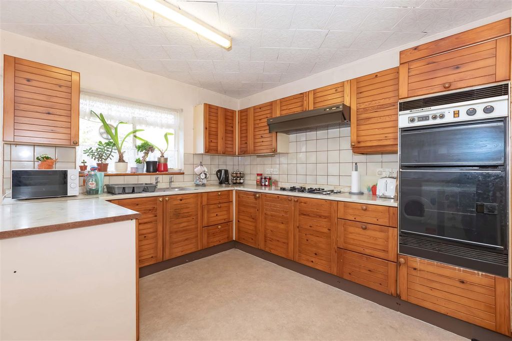 Property photo 3 of 14 Browning Road_14.Jpg