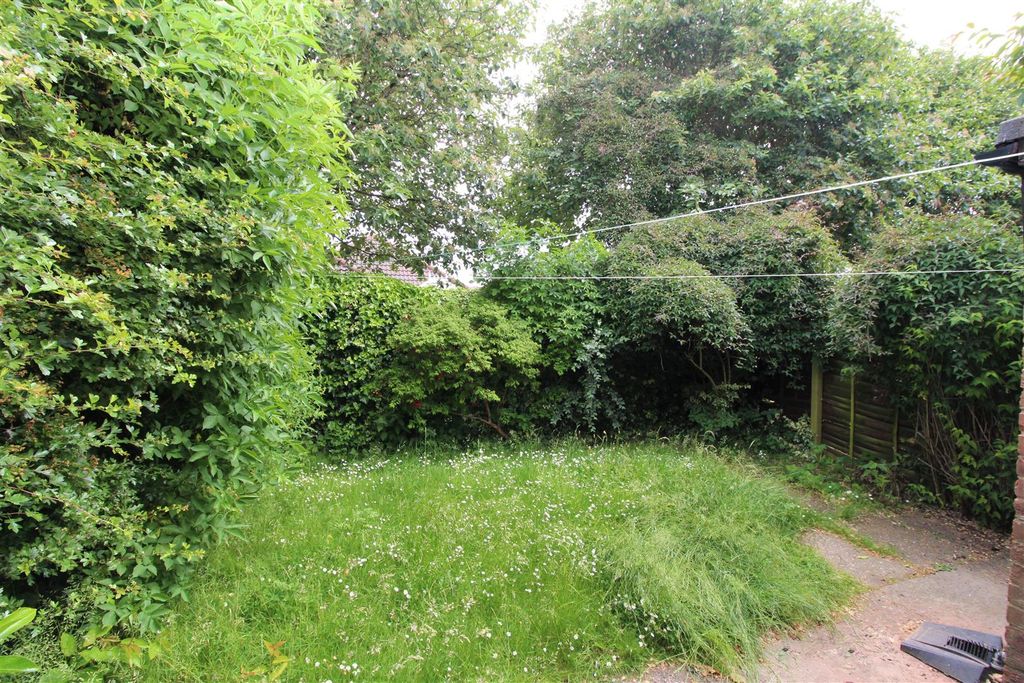 Property photo 2 of 8 Garden.Jpg