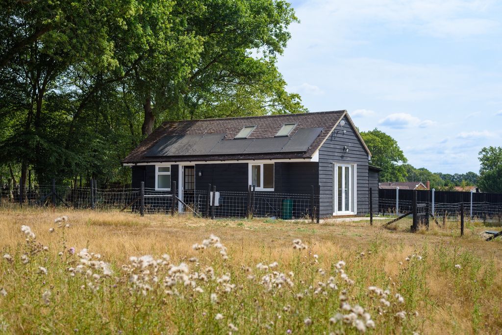 Property photo 2 of 22 5291046