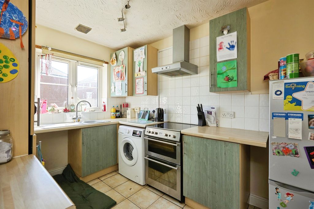 Property photo 2 of 17