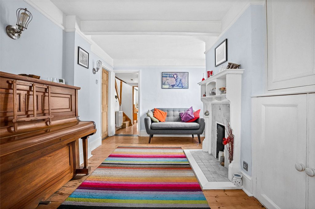 Property photo 3 of 25 Picture No. 01