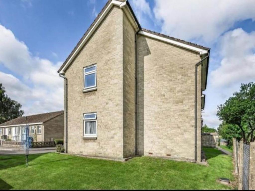 Property photo 3 of 13 Side Elevation