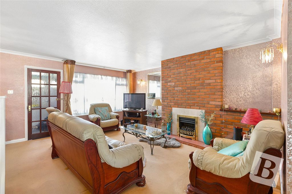 Property photo 2 of 18 Living Room