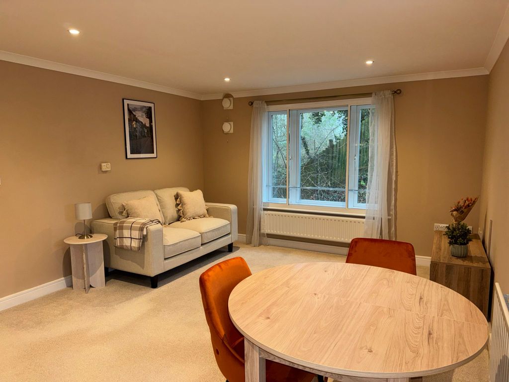 Property photo 3 of 13 Lounge/Kitchen