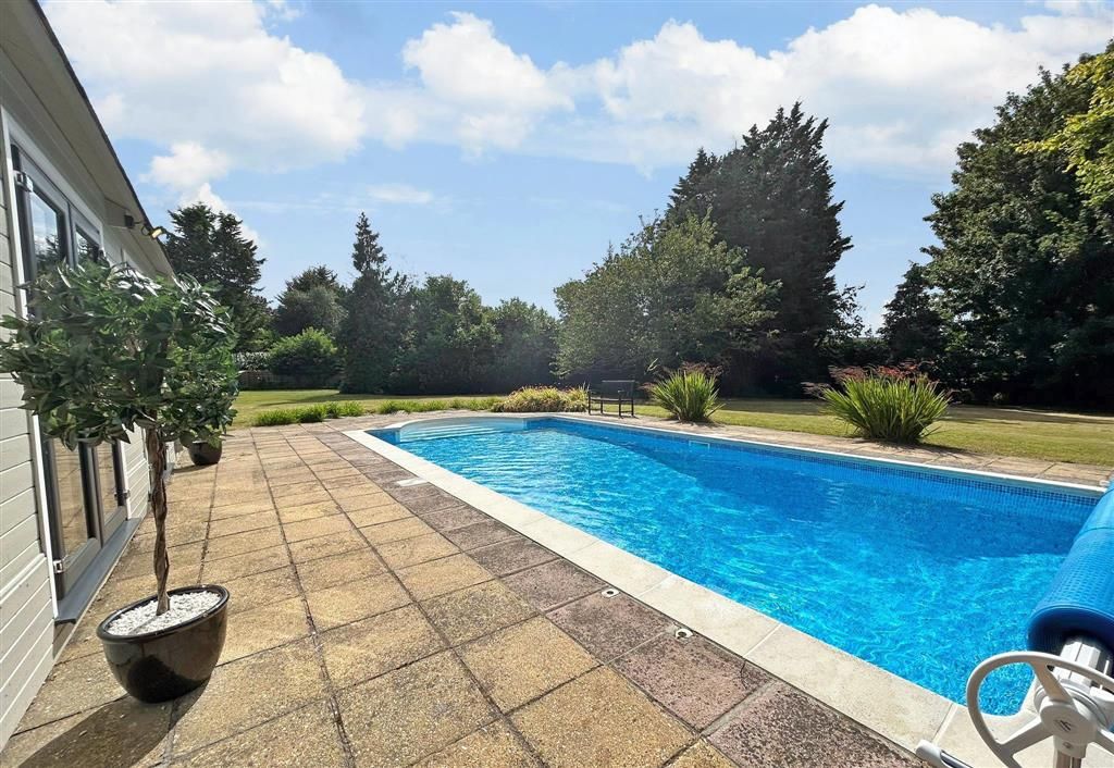 Property photo 3 of 30 Swimming Pool