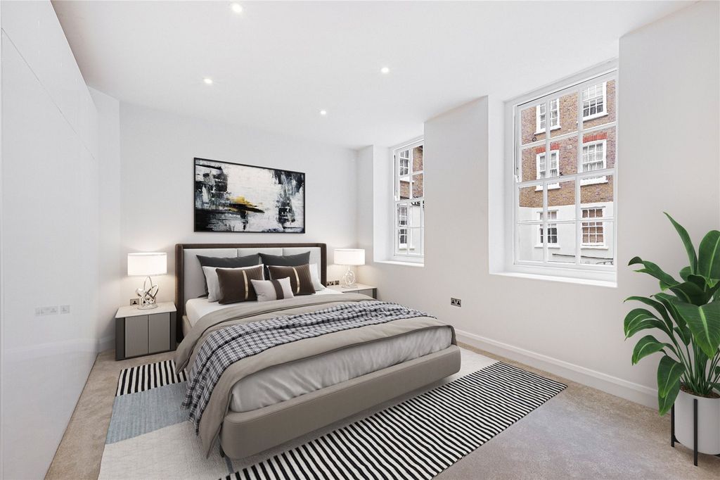 Property photo 3 of 9 Bedroom