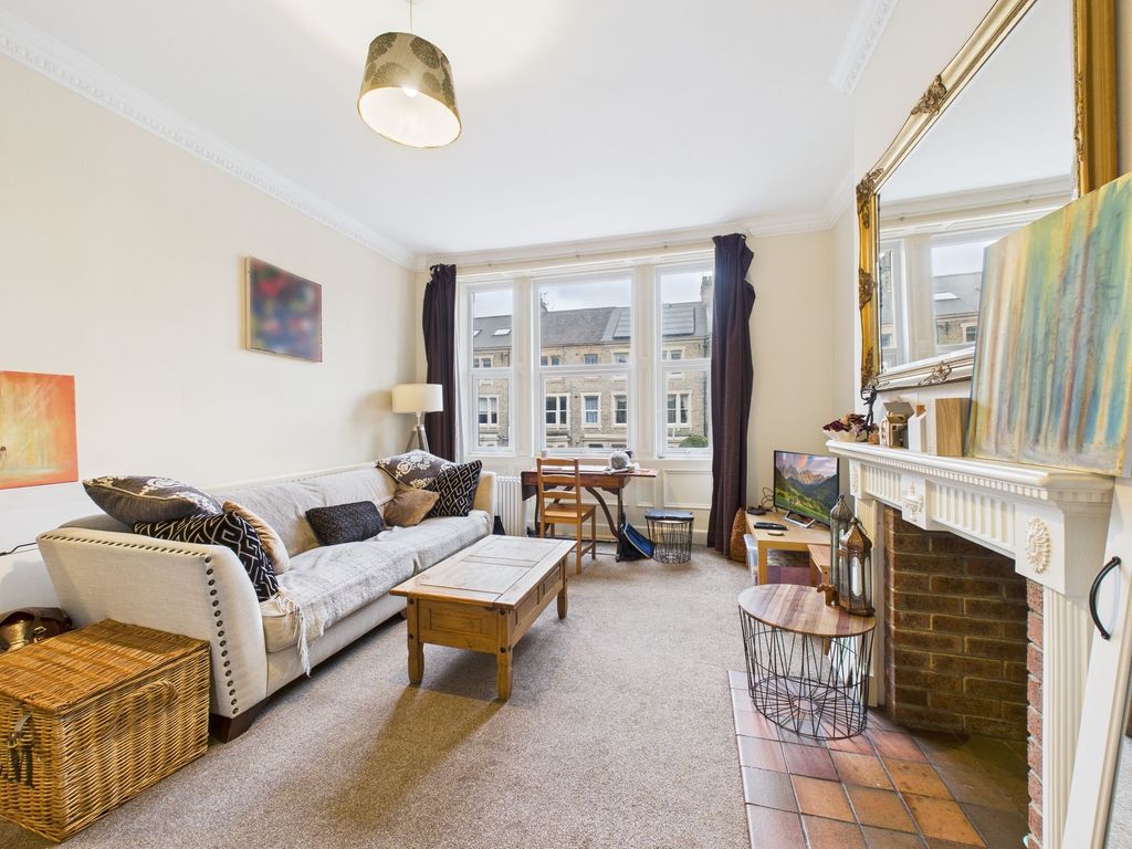 Property photo 2 of 10 Lounge