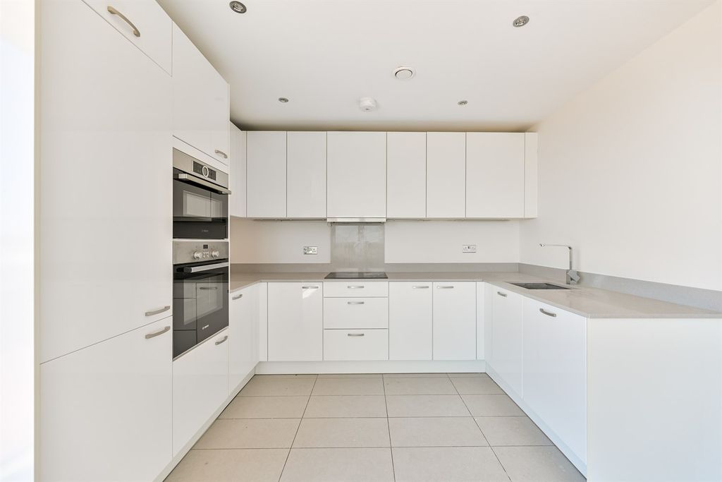 Property photo 2 of 12 Kitchen