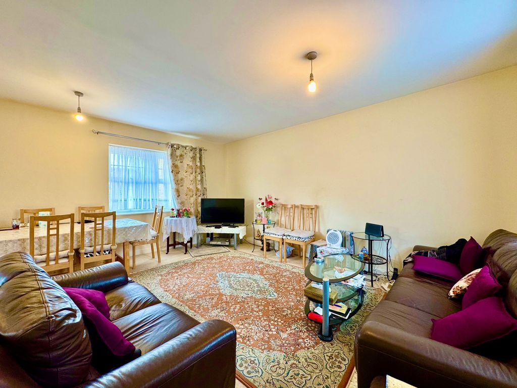 Property photo 1 of 8 Reception