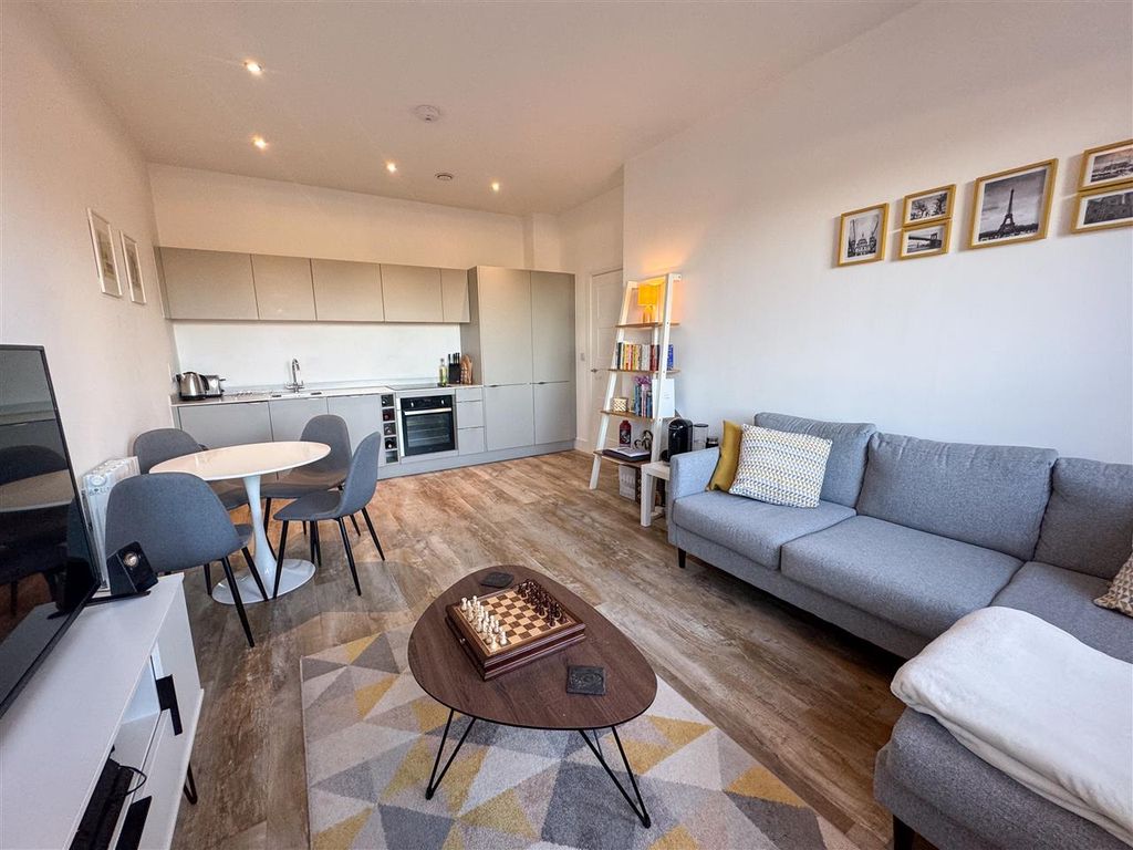 Property photo 1 of 10 Main Picture