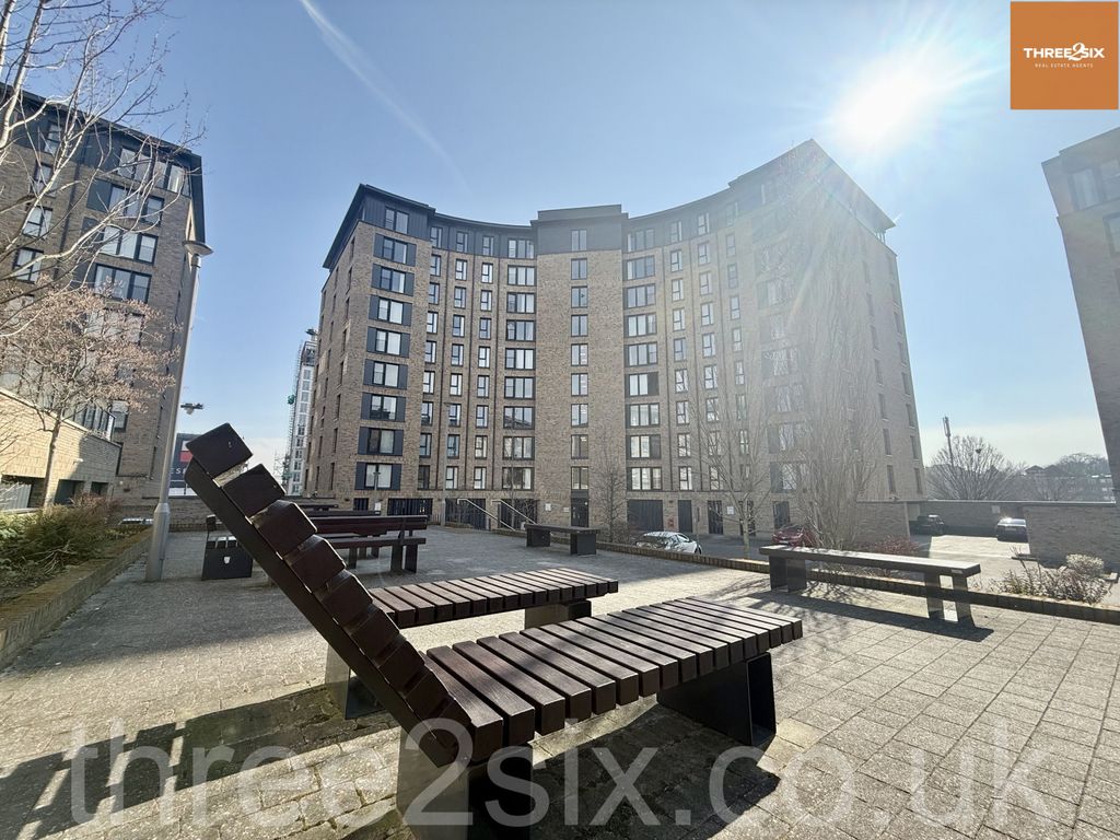 Property photo 1 of 8 Modern One-Bedroom Furnished Apartment In Gated Development €“ Lexington Gardens, Birmingham B15